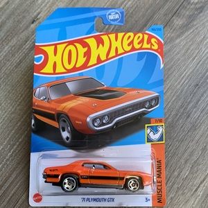 Hot Wheels Car 1971 Plymouth GTX Muscle Mania HotWheels HW Orange Mainline 2023
